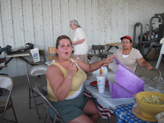 617x456 pixels (111K)